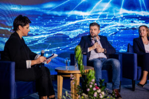 Mean speaking on panel